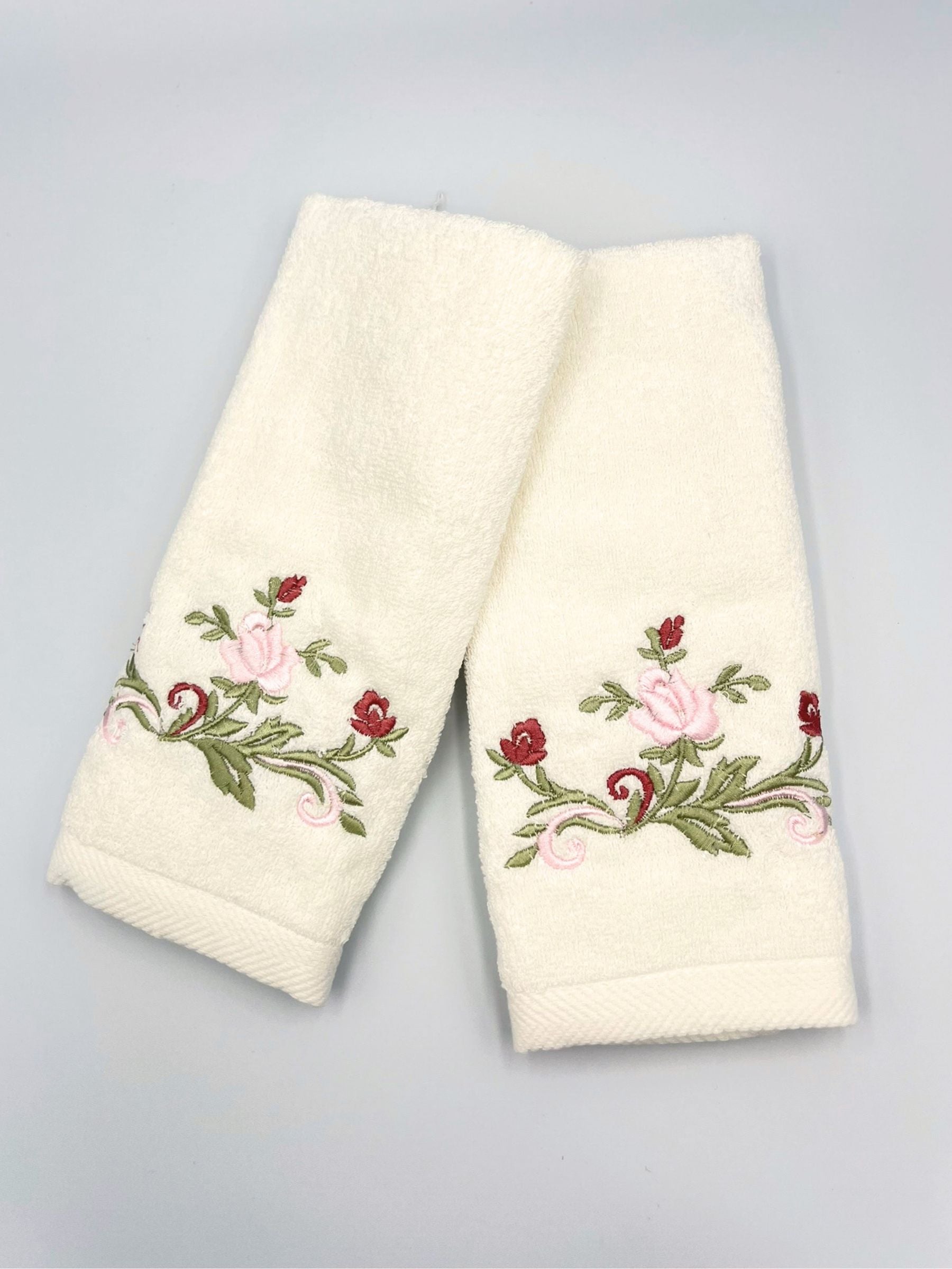 Serviettes Invités Brodées – Lot de 2 (Motifs au choix)