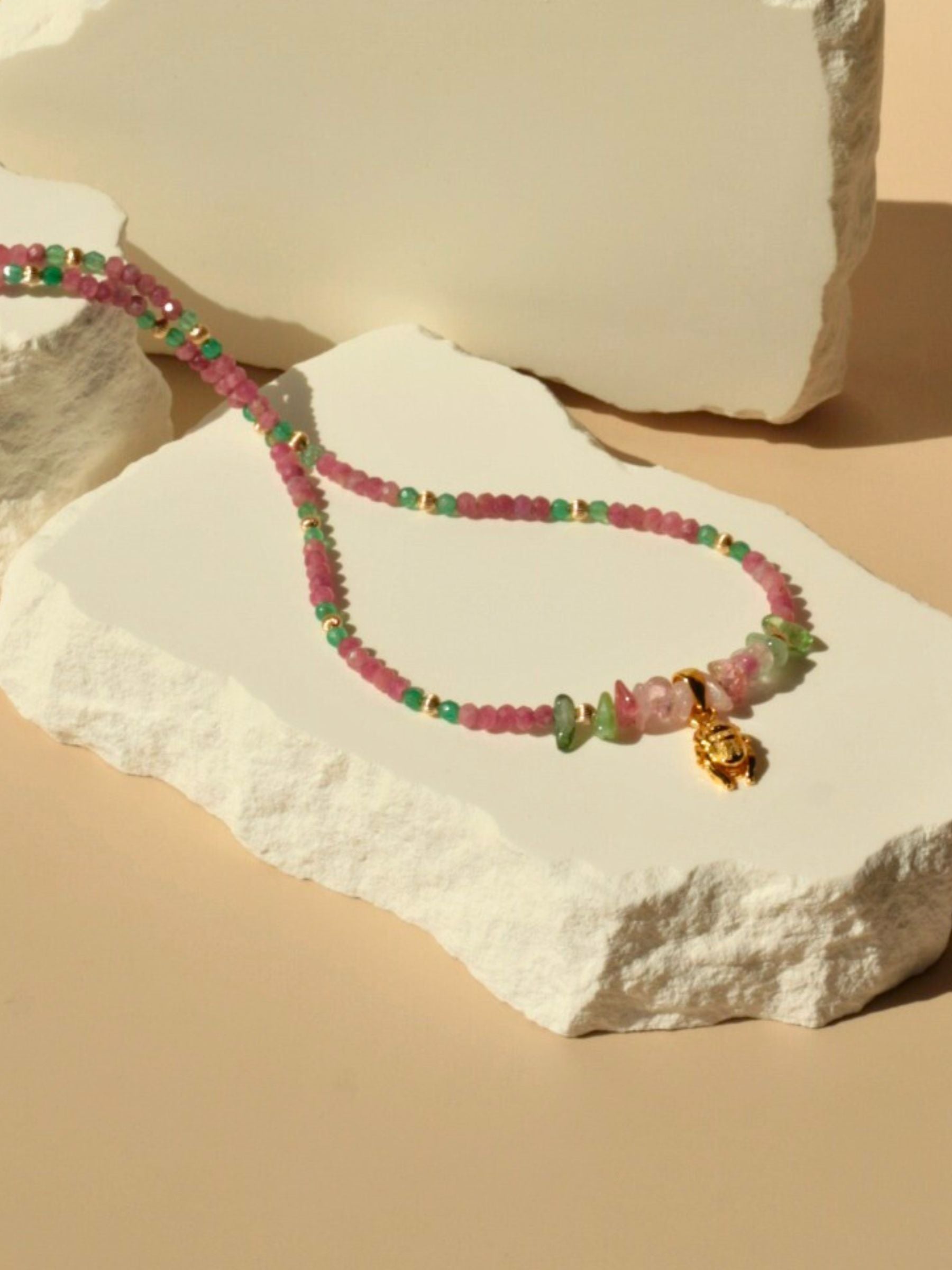 Collier scarabée Rosé