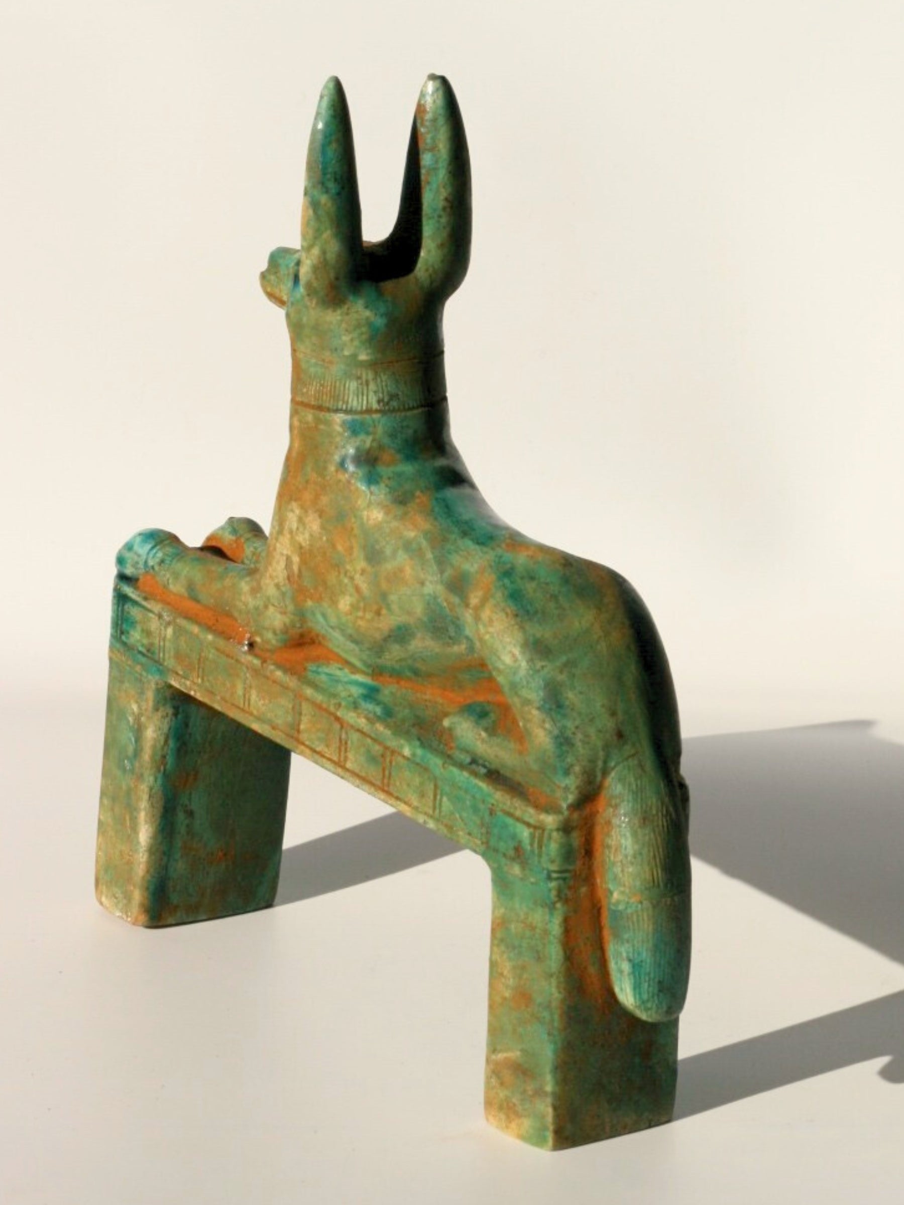 Anubis assis - Sculpture Artisanale Égyptienne – Série Limitée