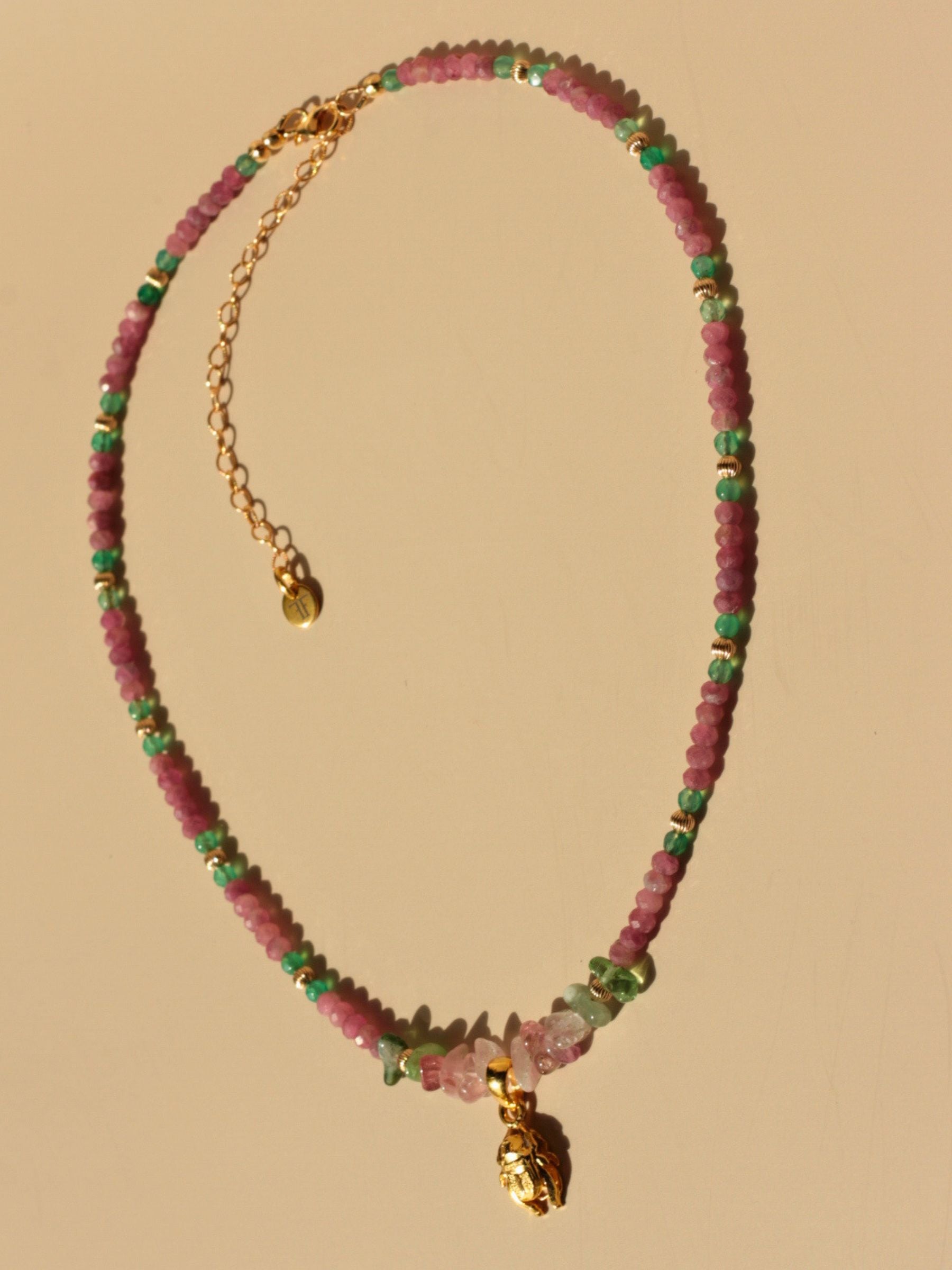 Collier scarabée Rosé