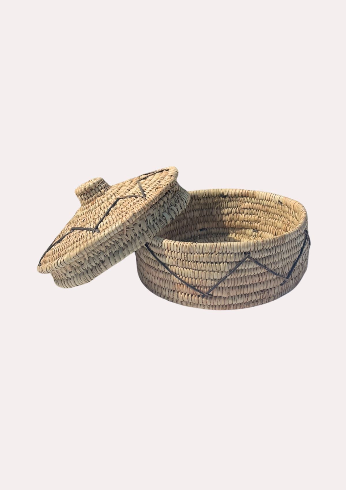 Boîte en feuilles de palmier cylindrique