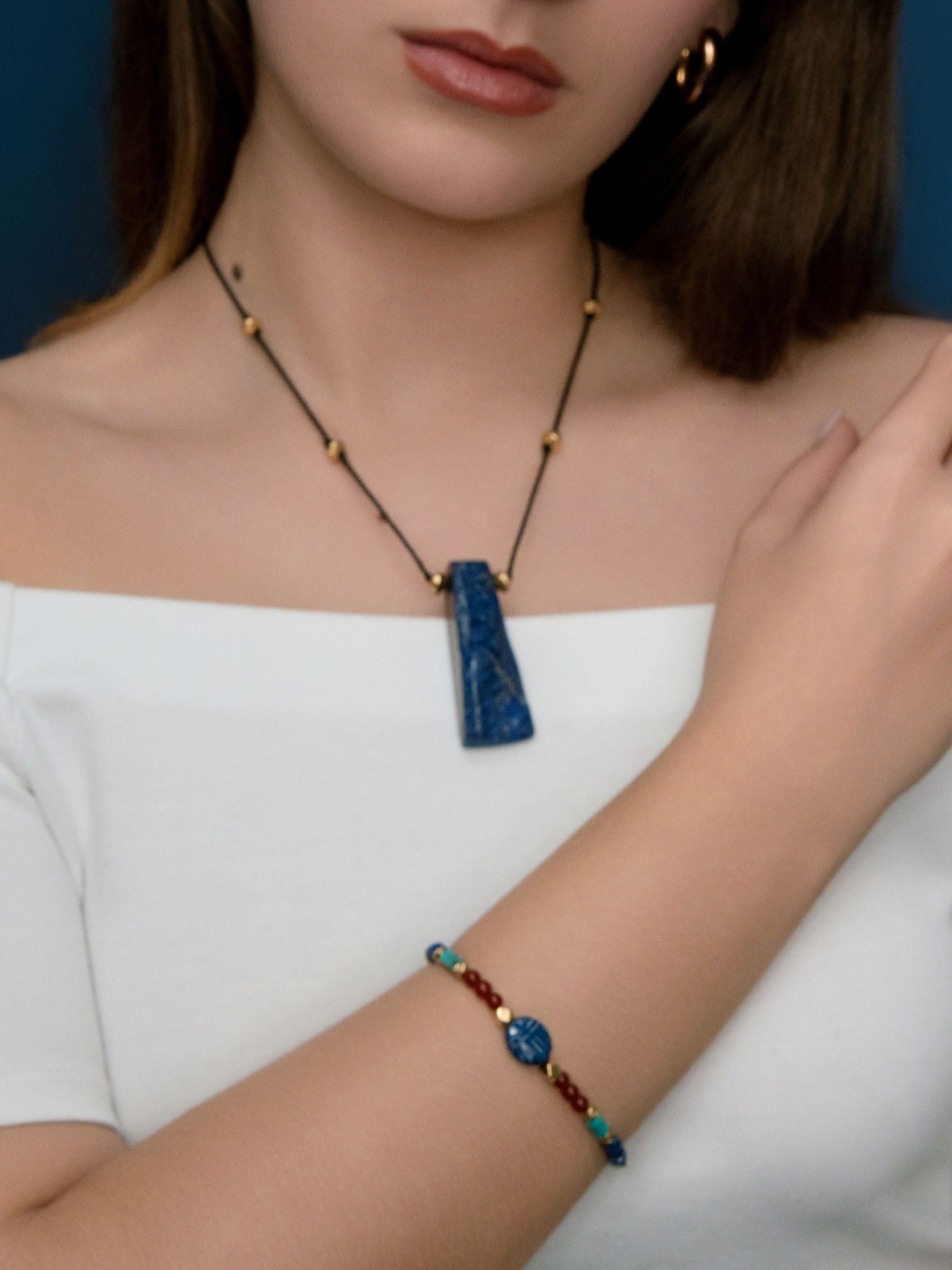 Collier "Noun"