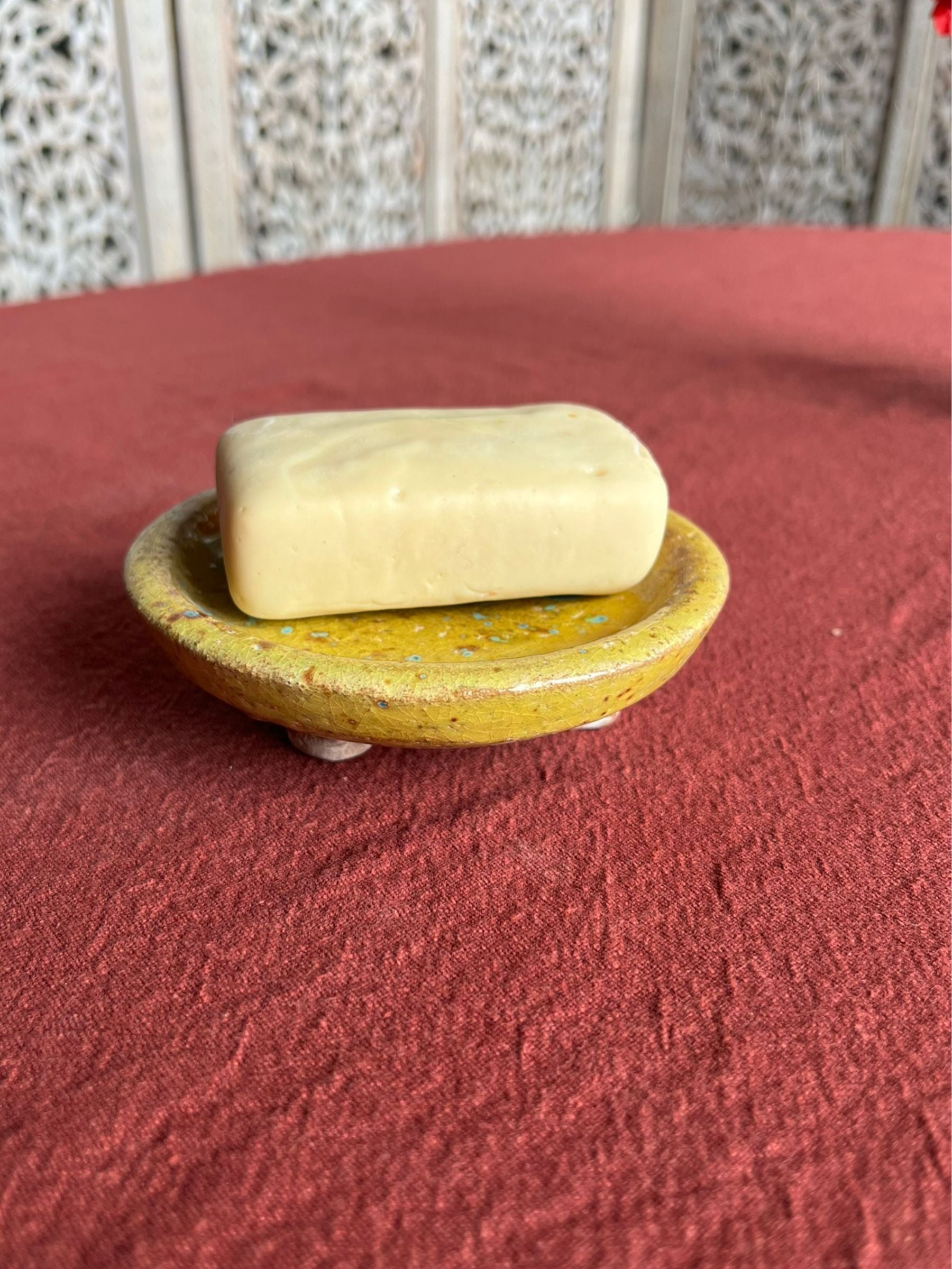 Jabonera amarilla